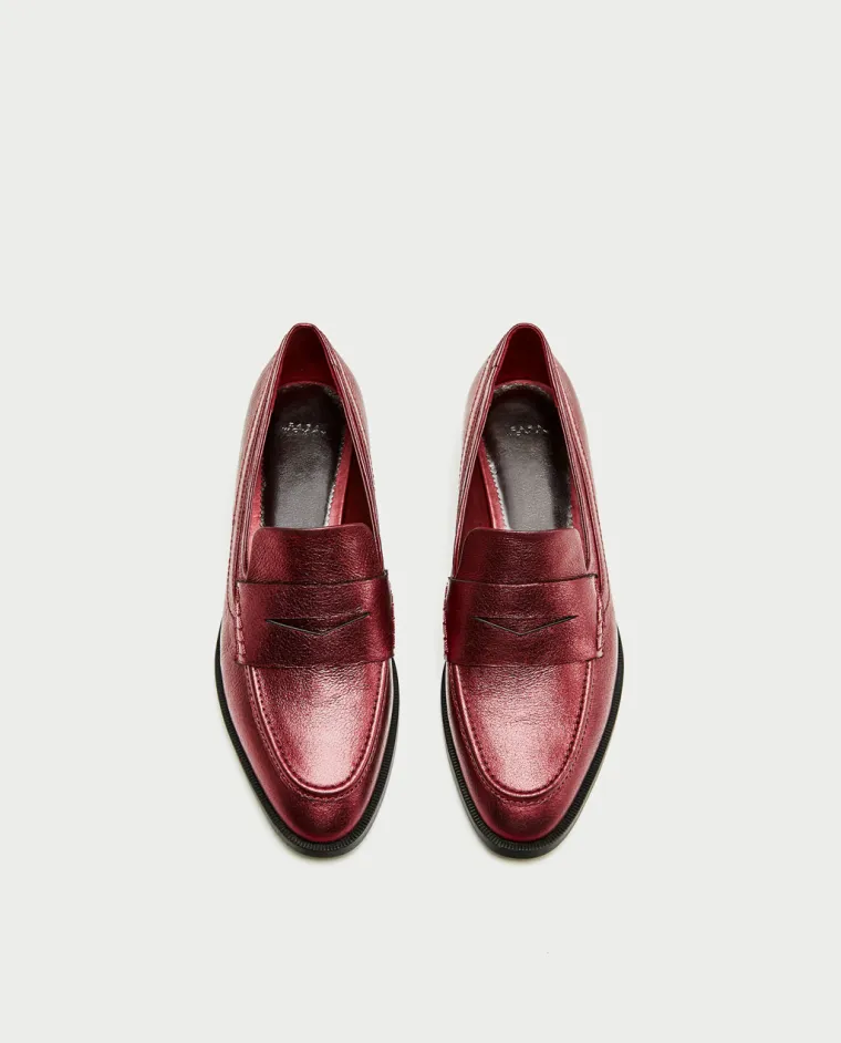 Crvene mokasinke od metalizirane kože, Zara, 299,90 kuna