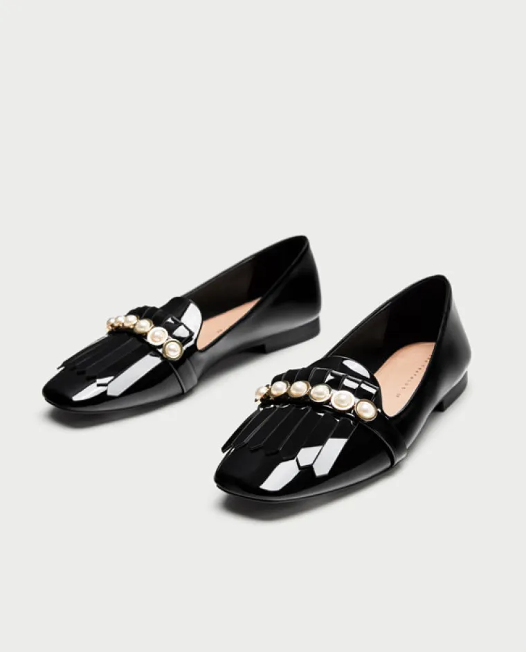 Lakirane mokasinke s bisernim perlicama, Zara, 199,90 kuna
