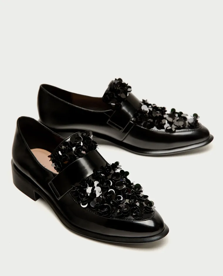 Mokasinke ukrađene cvijećem od perlica, Zara, 299,90 kuna