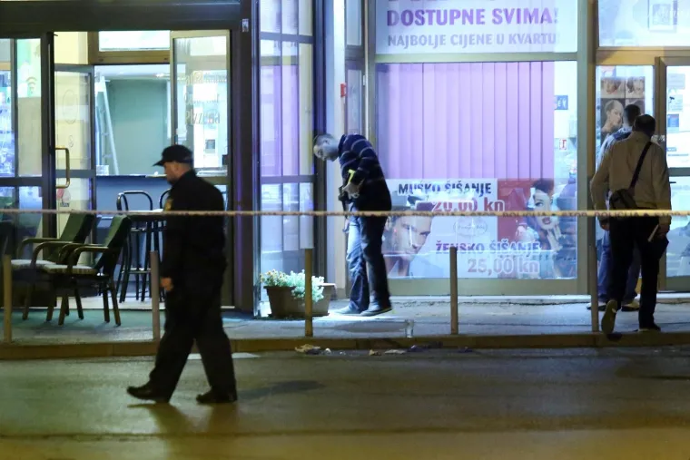 PUCNJEVI ODJEKNULI TRE&Scaron;NJEVKOM: Kod tržnice ranjen 38-godi&scaron;nji mu&scaron;karac