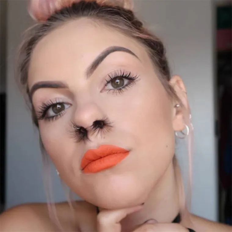 DLAKE U NOSU NOVI SU MODNI TREND KOJEG MORATE ISPROBATI: Cure žrtvuju trepavice kako bi nos učinile što dlakavijim