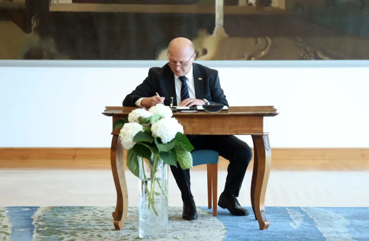 Novoizabrani suci Ustavnog suda prisegnuli pred predsjednicom RH Kolindom Grabar Kitarović