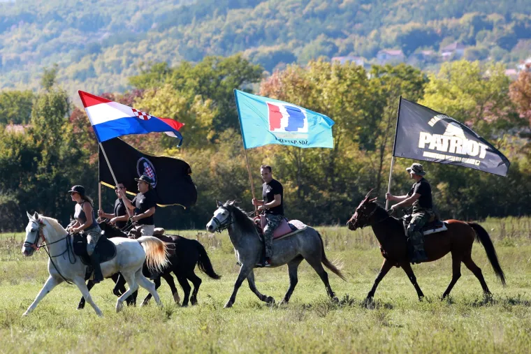 Hrvace: ekopiknik i ekoprosvjed protiv termoelektrane Peruća