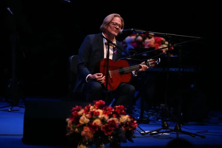 Koncertom 'Vjeruj u ljubav' obilježena 50. godi&scaron;njica Županijske lige protiv raka: zapjevao i Oliver Dragojević