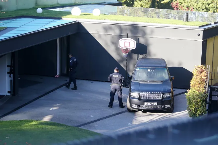 Policija pretresa kuću Piru&scaron;ke Canjuge, nekada&scaron;nje članice Uprave Agrokora, na zagrebačkom Tu&scaron;kancu.  Photo: Dalibor Urukalovic/PIXSELL