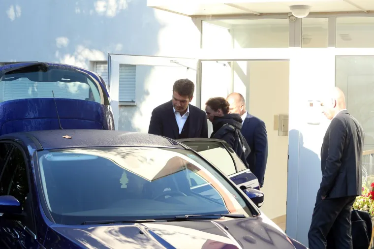 PRIVEDEN BIVŠI ŠEF FINANCIJA AGROKORA: Ivan Crnjac odvezen je u automobilu istražitelja