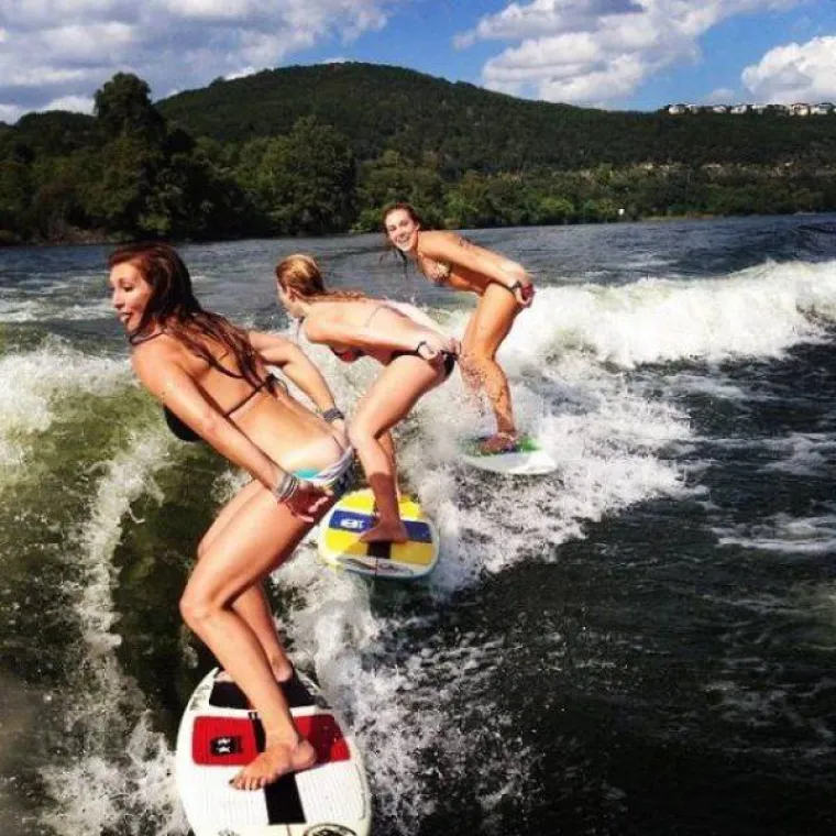 &Scaron;TO SU SEKSI CURE RADILE OVAJ VIKEND? Kuhale, kampirale, spremale za izlazak... i sve to prilično obnažene