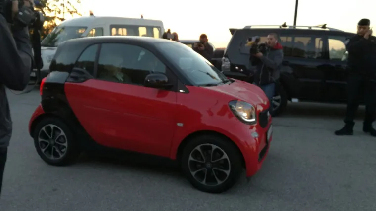 Malo prije nego &scaron;to su u Kulmerove dvore u&scaron;li Čedo Prodanović i Jadranka Sloković do&scaron;ao je i Nikola Mandić, odvjetnik Ive Balent.