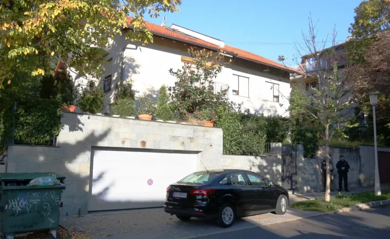 Policija ispred kuće Ljerke Puljić u Jurjevskoj ulici. Puljić je jedna od najmoćnijih žena hrvatskog biznisa
Photo: Matija Habljak/PIXSELL