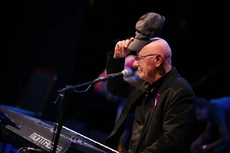 Oliver je nastupio i unatoč kemoterapiji.