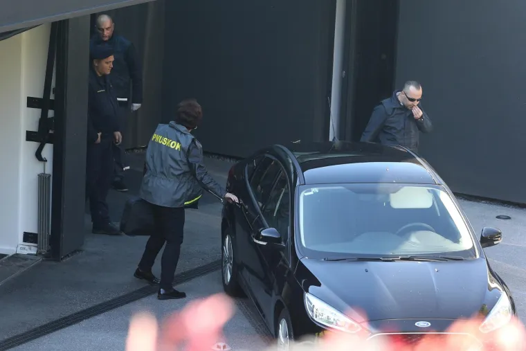 PRIVEDENA PIRU&Scaron;KA CANJUGA: Policiju dočekala u ekstravagantnom outfitu, suprug Zlatko odmah krenuo za njom