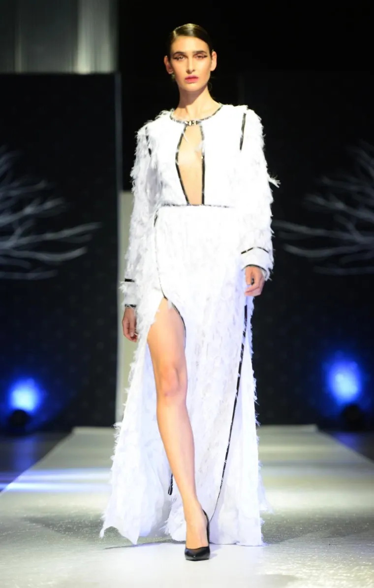 Jučer je predstavljena jo&scaron; jedna odlična kolekcija Hippy Gardena, posebno smo odu&scaron;evljene večernjih haljinama