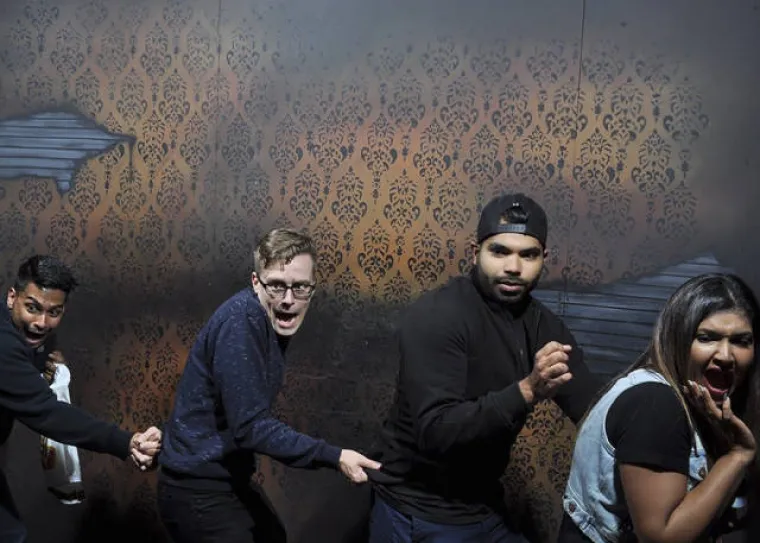 SKORO UPRLJALI GAĆE OD STRAHA: Kuće strave očito nisu za sve, njihove reakcije su urnebesne