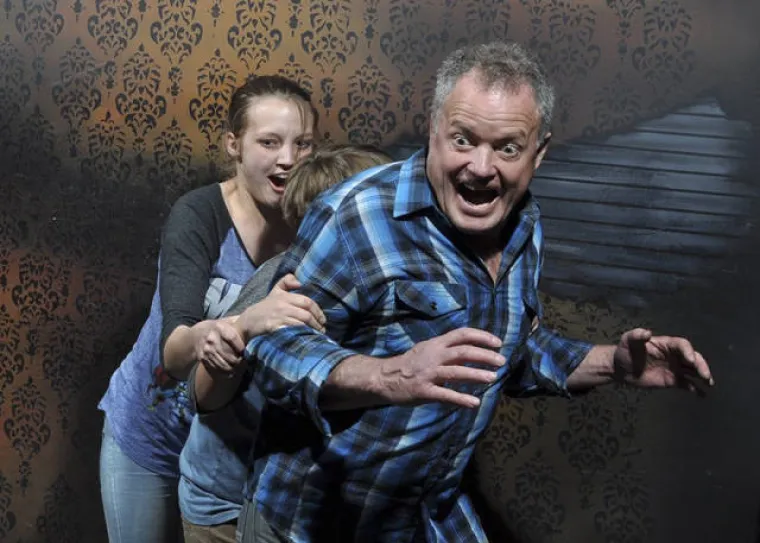 SKORO UPRLJALI GAĆE OD STRAHA: Kuće strave očito nisu za sve, njihove reakcije su urnebesne