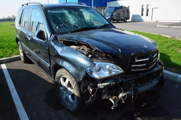 DRAMA KOD SLAVONSKOG BRODA: Poku&scaron;ao policiju izgurati s ceste, a potom sletio u odvodni kanal