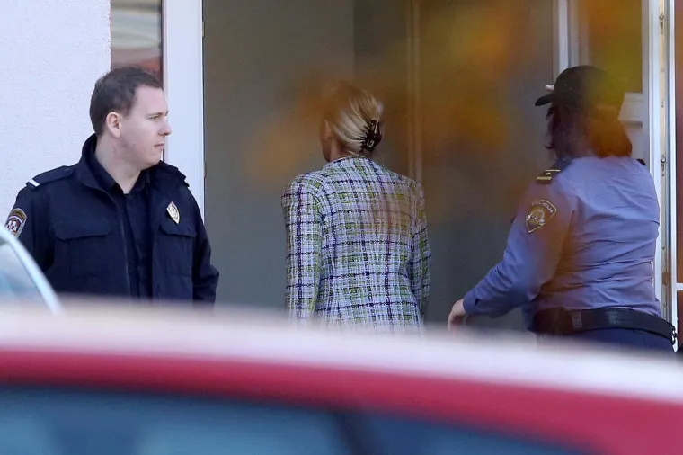 Osumnjičena Ljerka Puljić ulazi u zgradu DORH-a. 
Photo: Goran Stanzl/PIXSELL