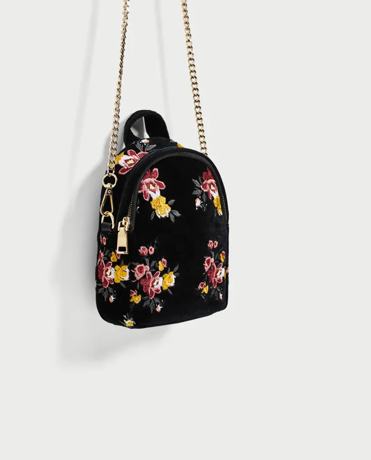 Mini baršunasti ruksak s vezom, Zara, 199,90 kuna