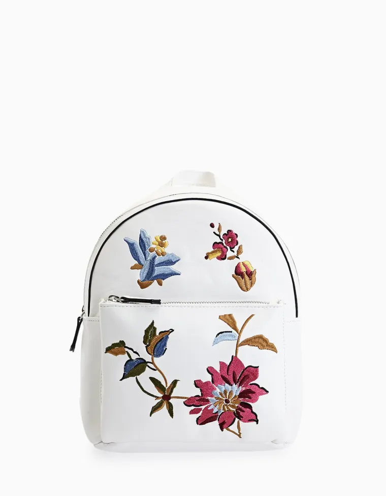 Ruksak s izvezenim detaljima, Stradivarius, 139,90 kuna