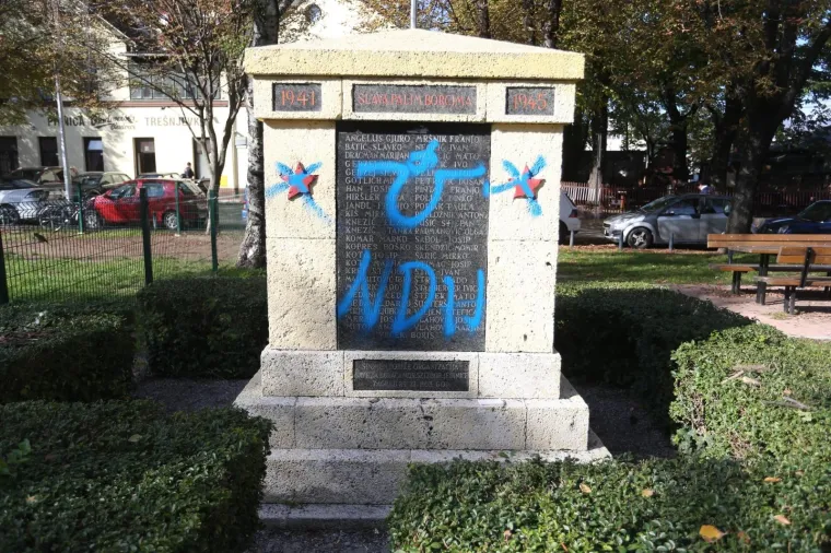 NAKON BISTE IVE LOLE RIBARA VANDALI NAŠLI NOVU ŽRTVU: Ustaškim znakovljem išaran spomenik pali borcima NOB-a u Zagrebu