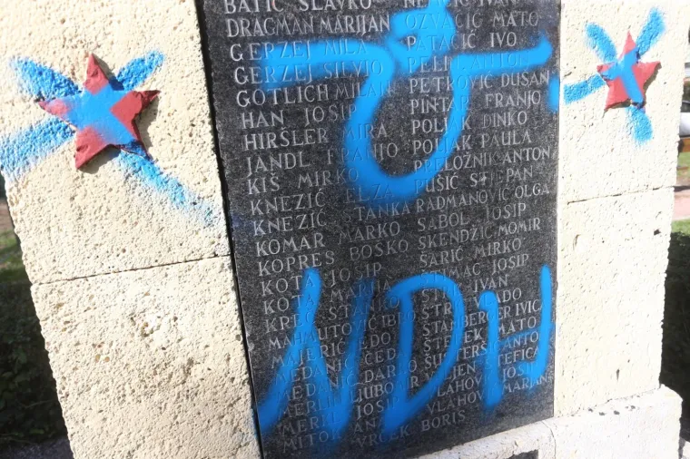 NAKON BISTE IVE LOLE RIBARA VANDALI NAŠLI NOVU ŽRTVU: Ustaškim znakovljem išaran spomenik pali borcima NOB-a u Zagrebu