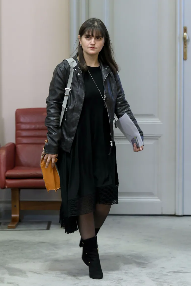 Marija Puh danas odabrala potpuno crnu odjevnu kombinaciju u Saboru
