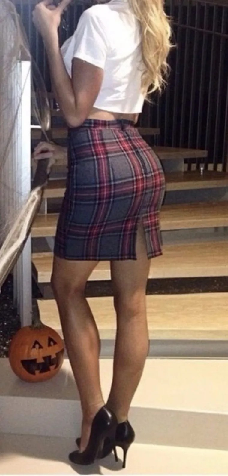 AKO IH VIDI &Scaron;EF, DAT ĆE IM ILI OTKAZ ILI POVI&Scaron;ICU:  Njihova ovisnost je tolika da ni na poslu ne prestaju s razvratom