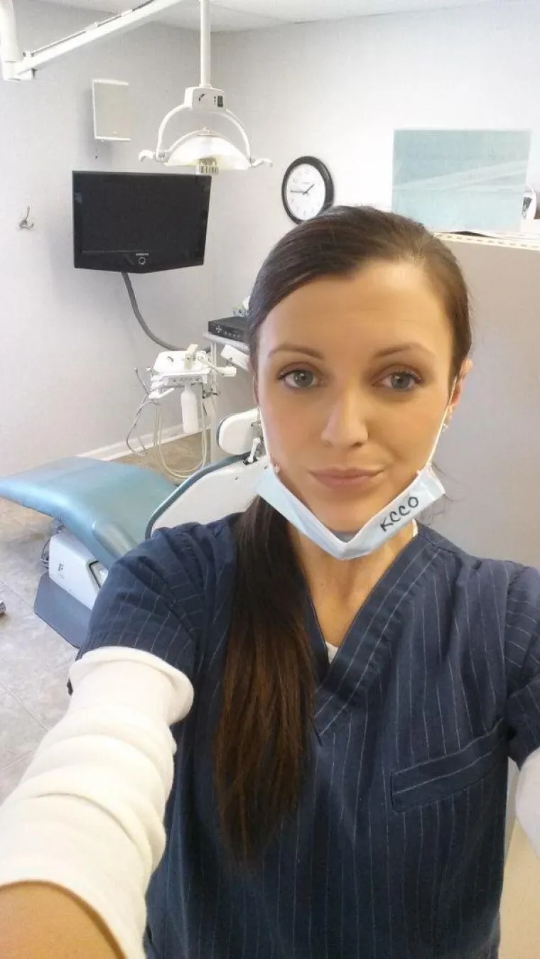 AKO IH VIDI &Scaron;EF, DAT ĆE IM ILI OTKAZ ILI POVI&Scaron;ICU:  Njihova ovisnost je tolika da ni na poslu ne prestaju s razvratom