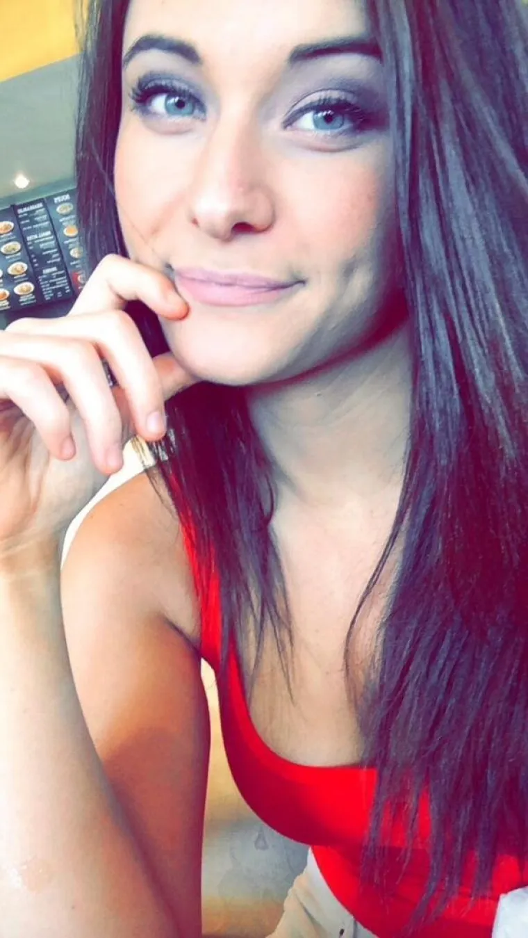 AKO IH VIDI &Scaron;EF, DAT ĆE IM ILI OTKAZ ILI POVI&Scaron;ICU:  Njihova ovisnost je tolika da ni na poslu ne prestaju s razvratom