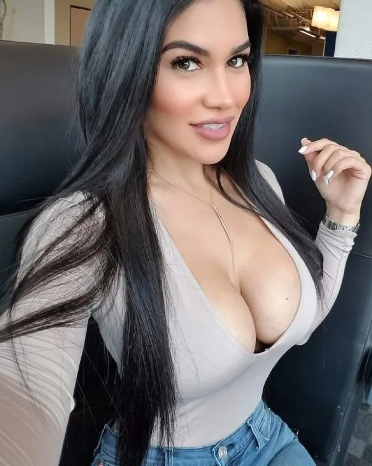 AKO IH VIDI &Scaron;EF, DAT ĆE IM ILI OTKAZ ILI POVI&Scaron;ICU:  Njihova ovisnost je tolika da ni na poslu ne prestaju s razvratom