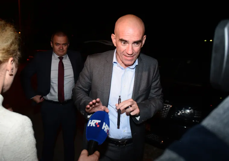 Iza&scaron;li na slobodu: Piru&scaron;ka i Zlatko Canjuga pali u zagrljaj, Crnjac nije skidao osmijeh s lica, Todorićev zet skrivao glavu jaknom