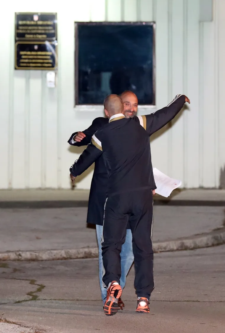 Iza&scaron;li na slobodu: Piru&scaron;ka i Zlatko Canjuga pali u zagrljaj, Crnjac nije skidao osmijeh s lica, Todorićev zet skrivao glavu jaknom