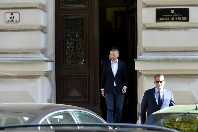 Ante Todorić se nakon posjeta DORH-u uputio na Županijski sud. Ondje je potpisao rješenje kojim se odbija zahtjev tužiteljstva za određivanje istražnog zatvora.
