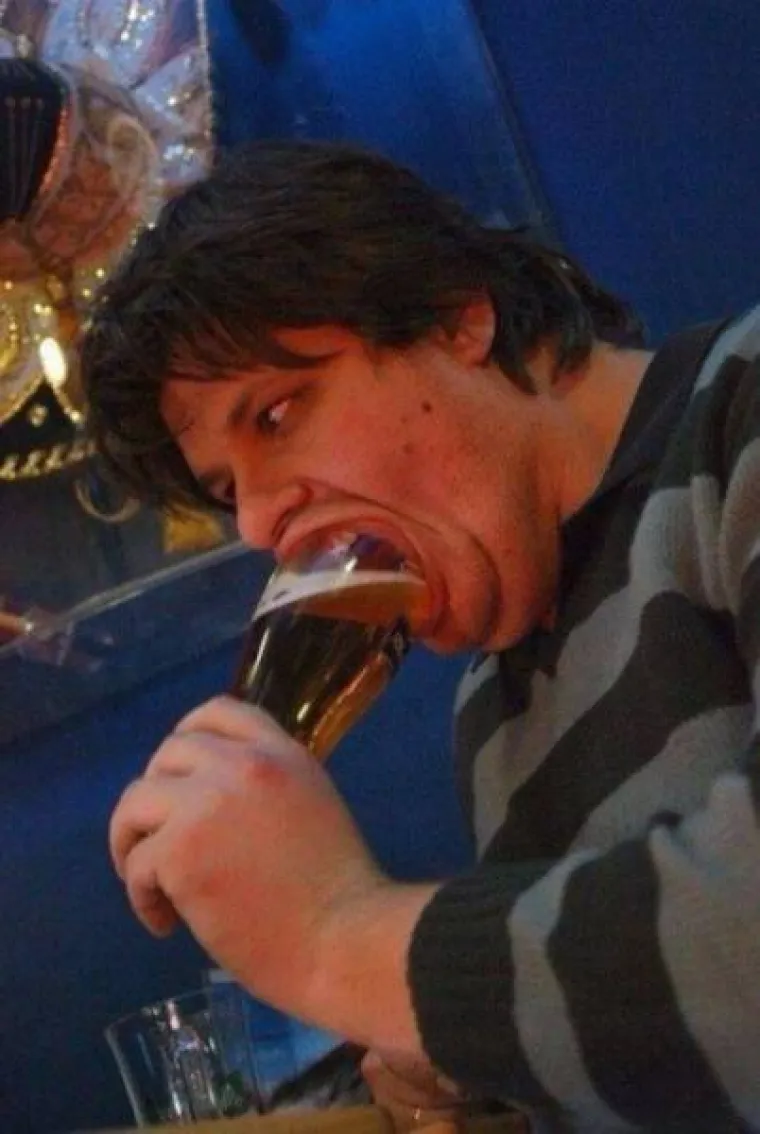 JESTE LI IKADA BILI TOLIKO PIJANI DA...: Koje god pitanje bilo, njihov odgovor je: 'Jesam'