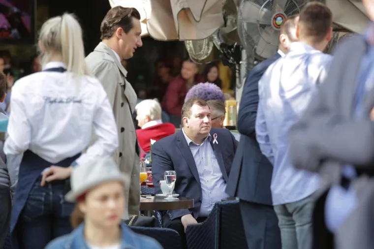 PREDSJEDNICA POPILA KAVU SA SUPRUGOM JAKOVOM NA &Scaron;PICI: U njihovom je dru&scaron;tvu bio i hrvatski Kralj za&scaron;titara