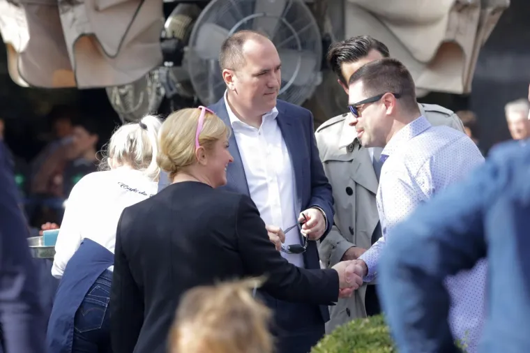 PREDSJEDNICA POPILA KAVU SA SUPRUGOM JAKOVOM NA &Scaron;PICI: U njihovom je dru&scaron;tvu bio i hrvatski Kralj za&scaron;titara