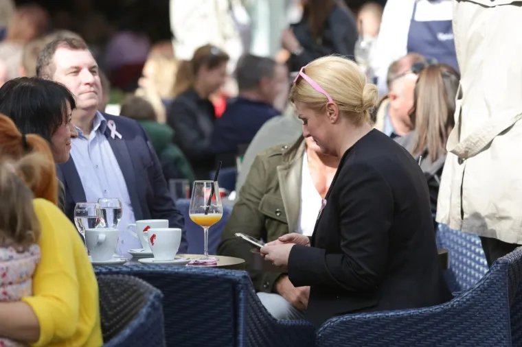 PREDSJEDNICA POPILA KAVU SA SUPRUGOM JAKOVOM NA &Scaron;PICI: U njihovom je dru&scaron;tvu bio i hrvatski Kralj za&scaron;titara