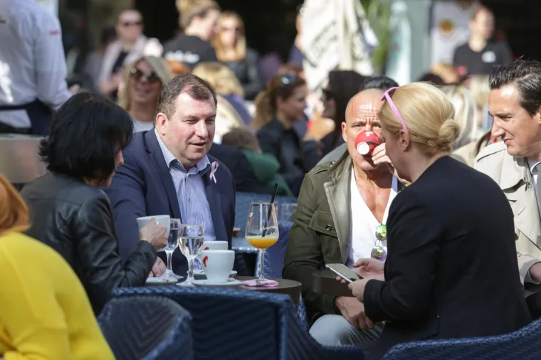 PREDSJEDNICA POPILA KAVU SA SUPRUGOM JAKOVOM NA &Scaron;PICI: U njihovom je dru&scaron;tvu bio i hrvatski Kralj za&scaron;titara