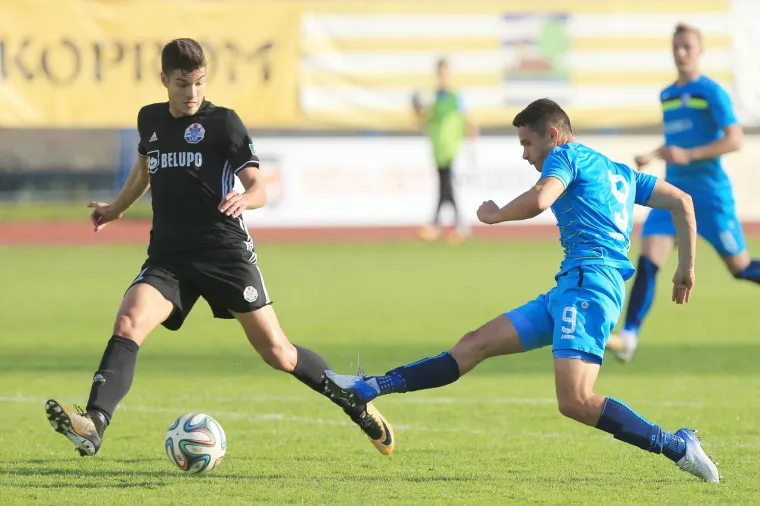 U susretu 13. kola Prve HNL nogometaši Cibalije u Vinkovcima su slavili nad Slaven Belupom. Jedini gol na utakmici pao je u 34. minuti kada je poslije lijepe akcije mrežu zatresao Dabro. Cibalia je trenutno osma s 12 bodova, a Slaven sedmi s 13.