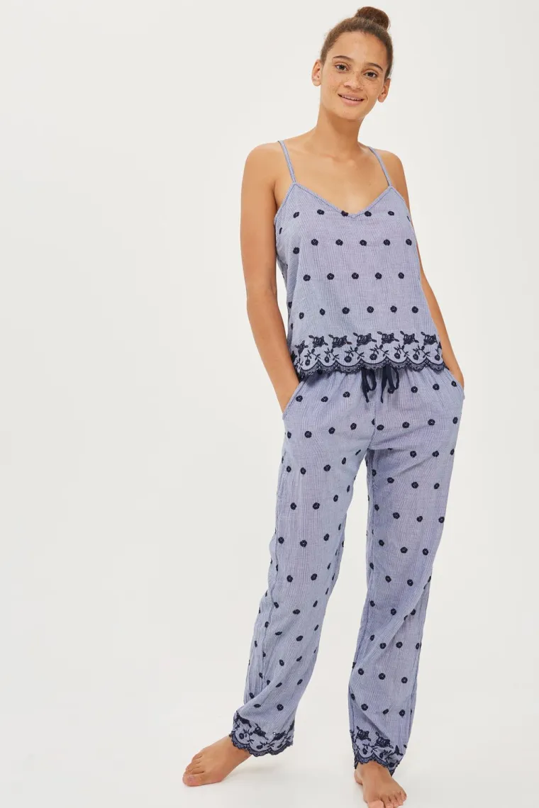 Pidžama na točkice, TopShop, 287,00 kuna