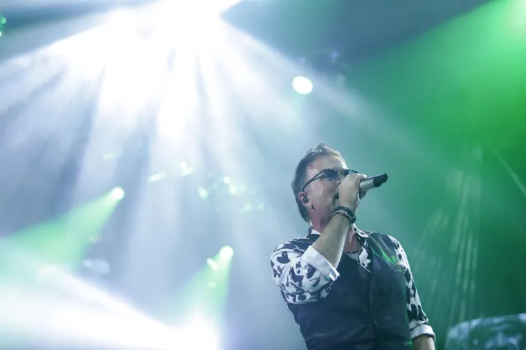 [FOTO] GIBONNI NAPUNIO ZAGREBAČKU ARENU: U jednom je trenutku stiglo i pojačanje, evo tko se pjevaču pridružio na pozornici