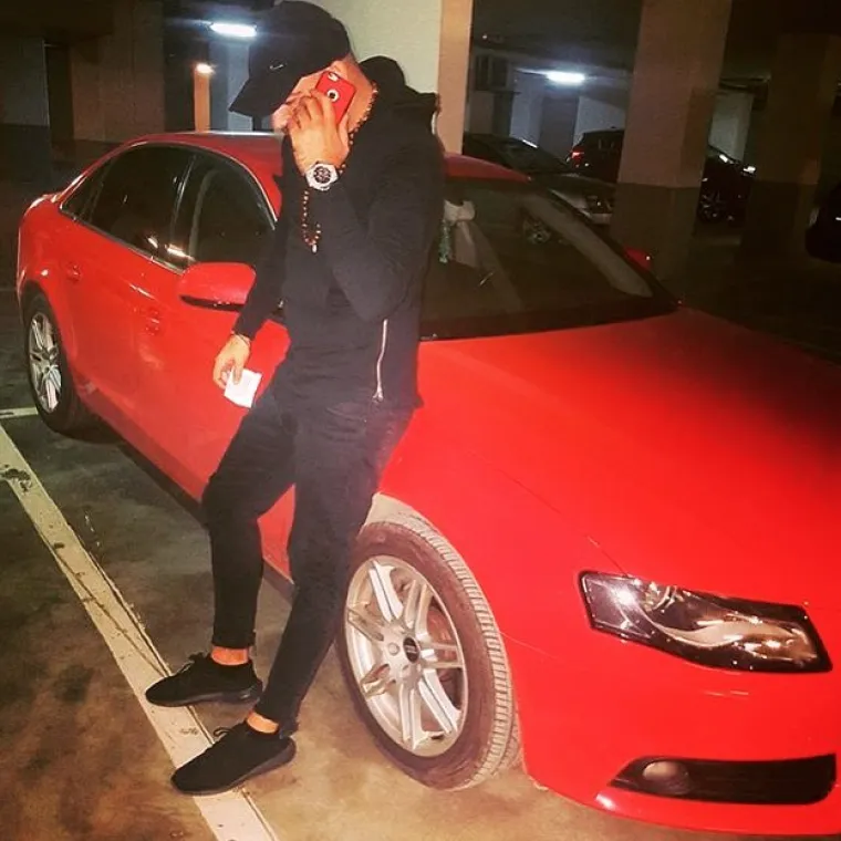 POGLEDAJTE KAKO SE HVALE BOGATI KLINCI ALBANIJE: Vole pokazivati hrpe novca i skupocjene automobile