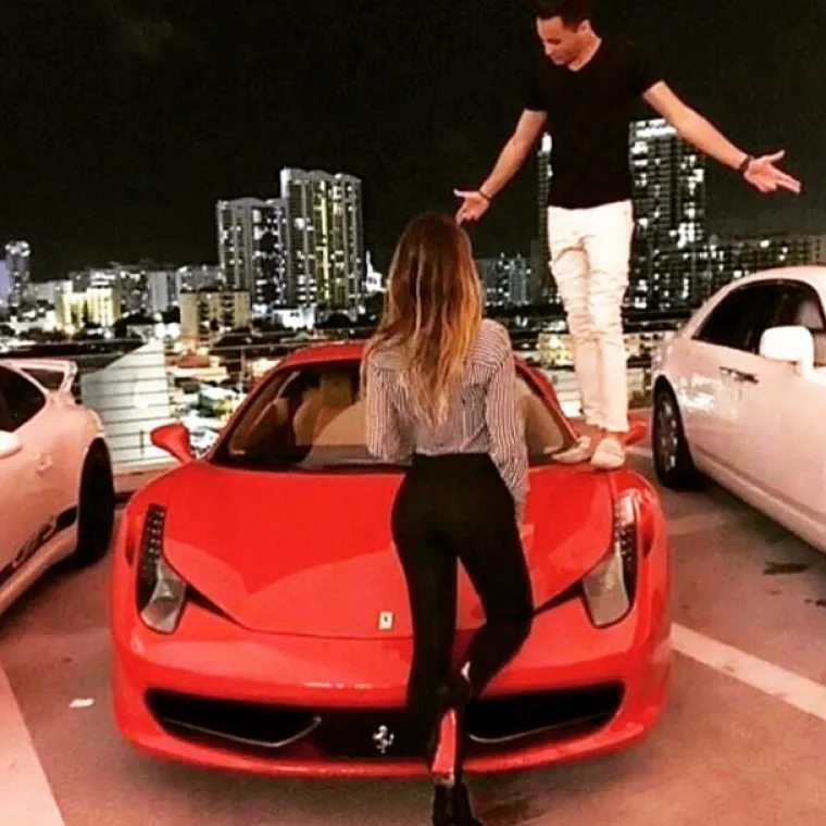 POGLEDAJTE KAKO SE HVALE BOGATI KLINCI ALBANIJE: Vole pokazivati hrpe novca i skupocjene automobile