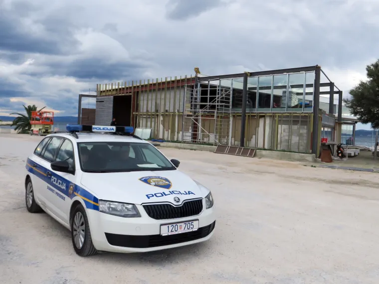 Ugostitelji na Žnjanu dobili rok od tjedan dana da sami uklone objekte