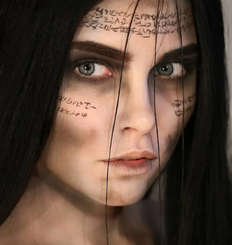 MLADA RUSKINJA MOŽE SE PREOBRAZITI U KOGA GOD POŽELI: Otkrila je čarobnu moć &scaron;minke, te&scaron;ko ju je prepoznati