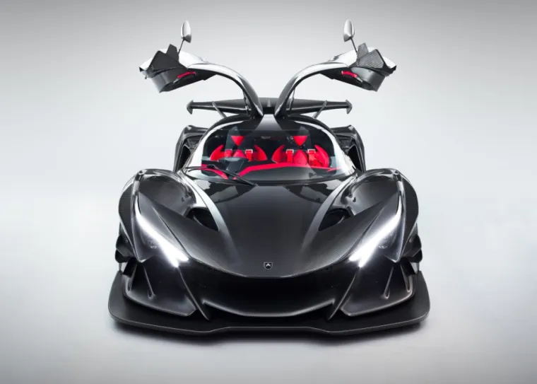 APOLLO INTENSA EMOZIONE: Izgleda kao vozilo za čijim bi upravljačem bio Batman, a i performanse su mu takve