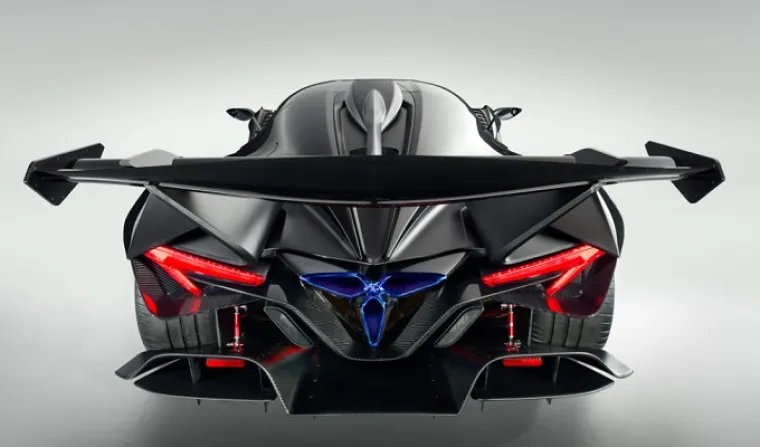 APOLLO INTENSA EMOZIONE: Izgleda kao vozilo za čijim bi upravljačem bio Batman, a i performanse su mu takve