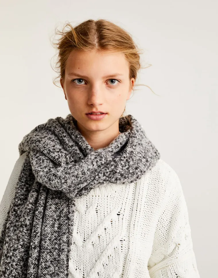 Mekani pro&scaron;arani &scaron;al, Pull&amp;Bear, 99,90 kuna