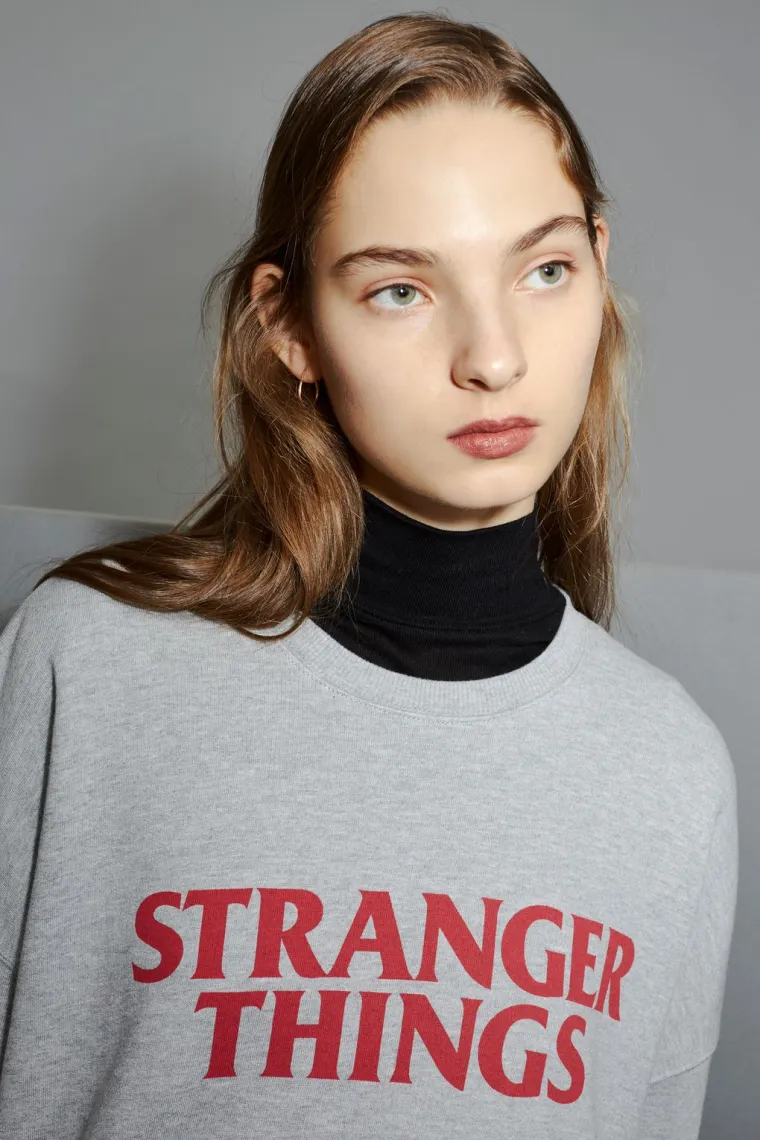 Hoodie majica sa Stranger Things logom, Topshop, 269,35 kuna