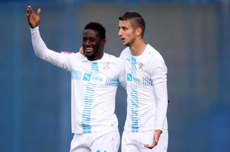 VELIKI DERBI HRVATSKOG NOGOMETA: Ovako je izgledao okr&scaron;aj Dinama i Rijeke na Maksimiru