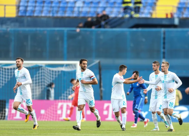 VELIKI DERBI HRVATSKOG NOGOMETA: Ovako je izgledao okr&scaron;aj Dinama i Rijeke na Maksimiru